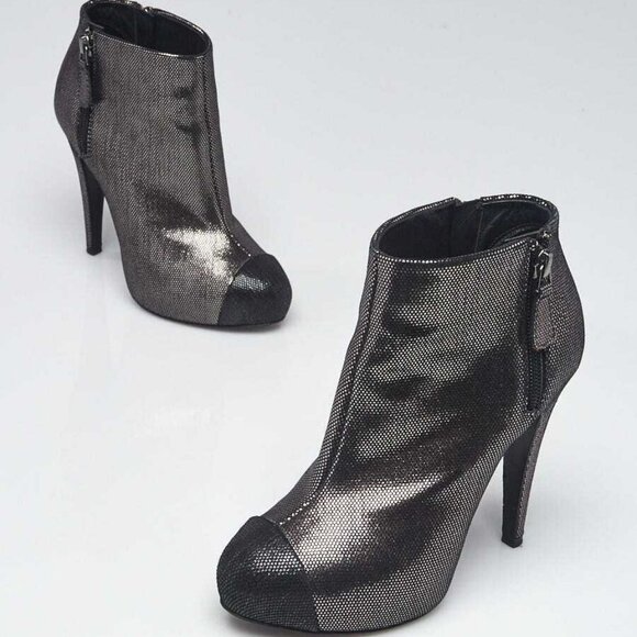 Chanel Silver Metallic Leather Cap Toe Ankle Boots Size 4.5/35 - Picture 2 of 5